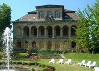 Schloss_Uebigau_Gartenfassade.jpg